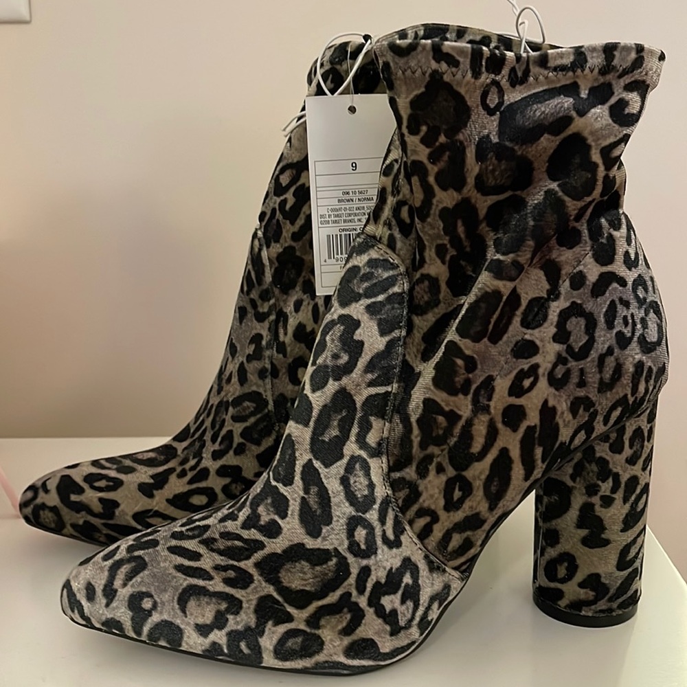 NWT Leopard Booties